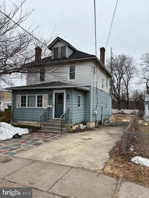 215 Chippewa St, ESSINGTON, PA 19029