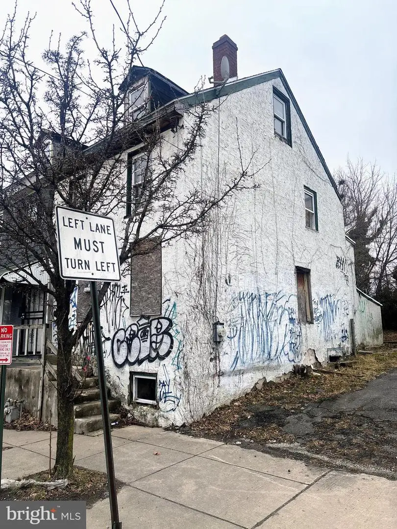 1706 W 2nd St, Chester, PA 19013 - #2