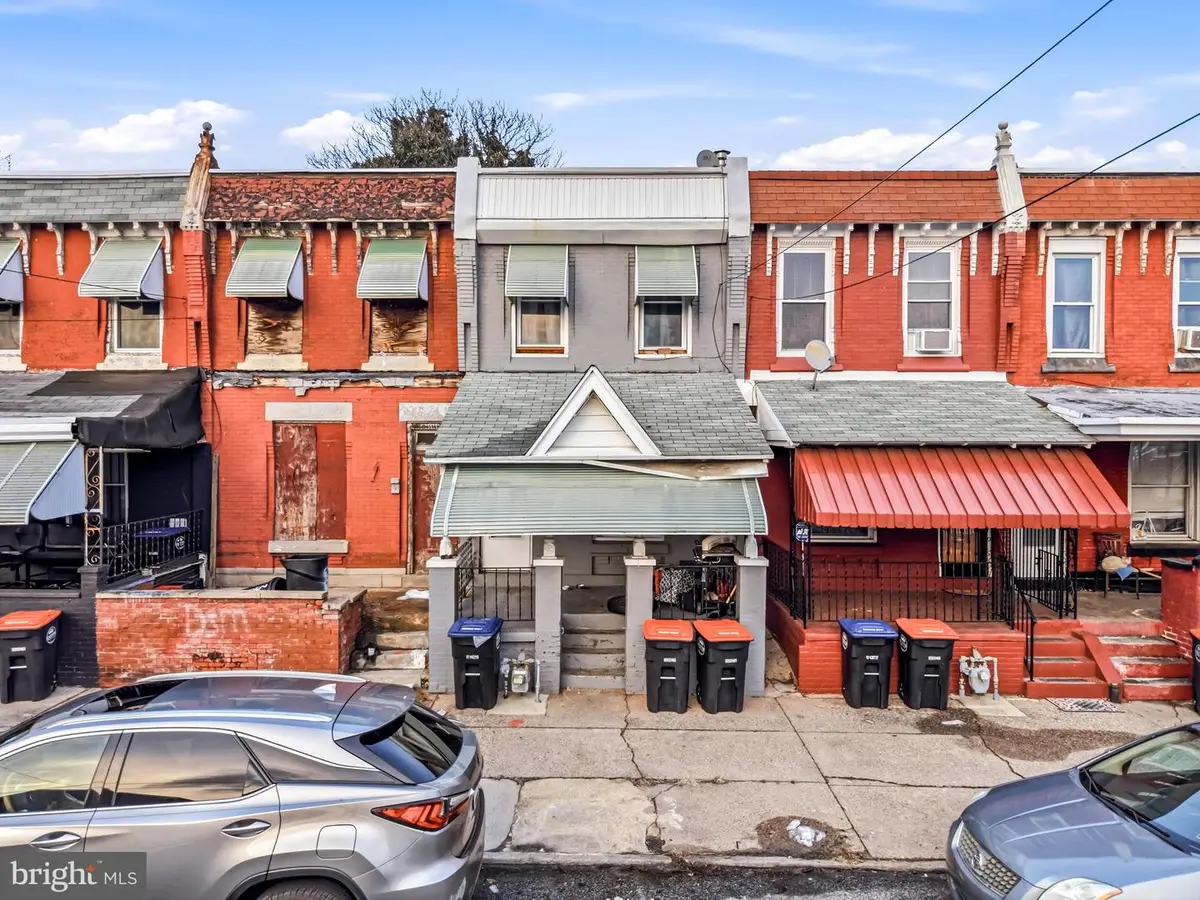 323 Yarnall St, Chester, PA 19013 - #1