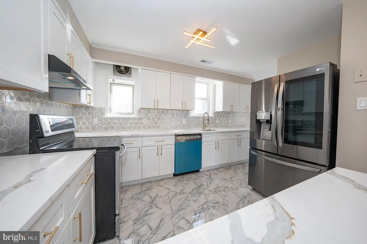 291 Jackson Ave, Lansdowne, PA 19050 - #1