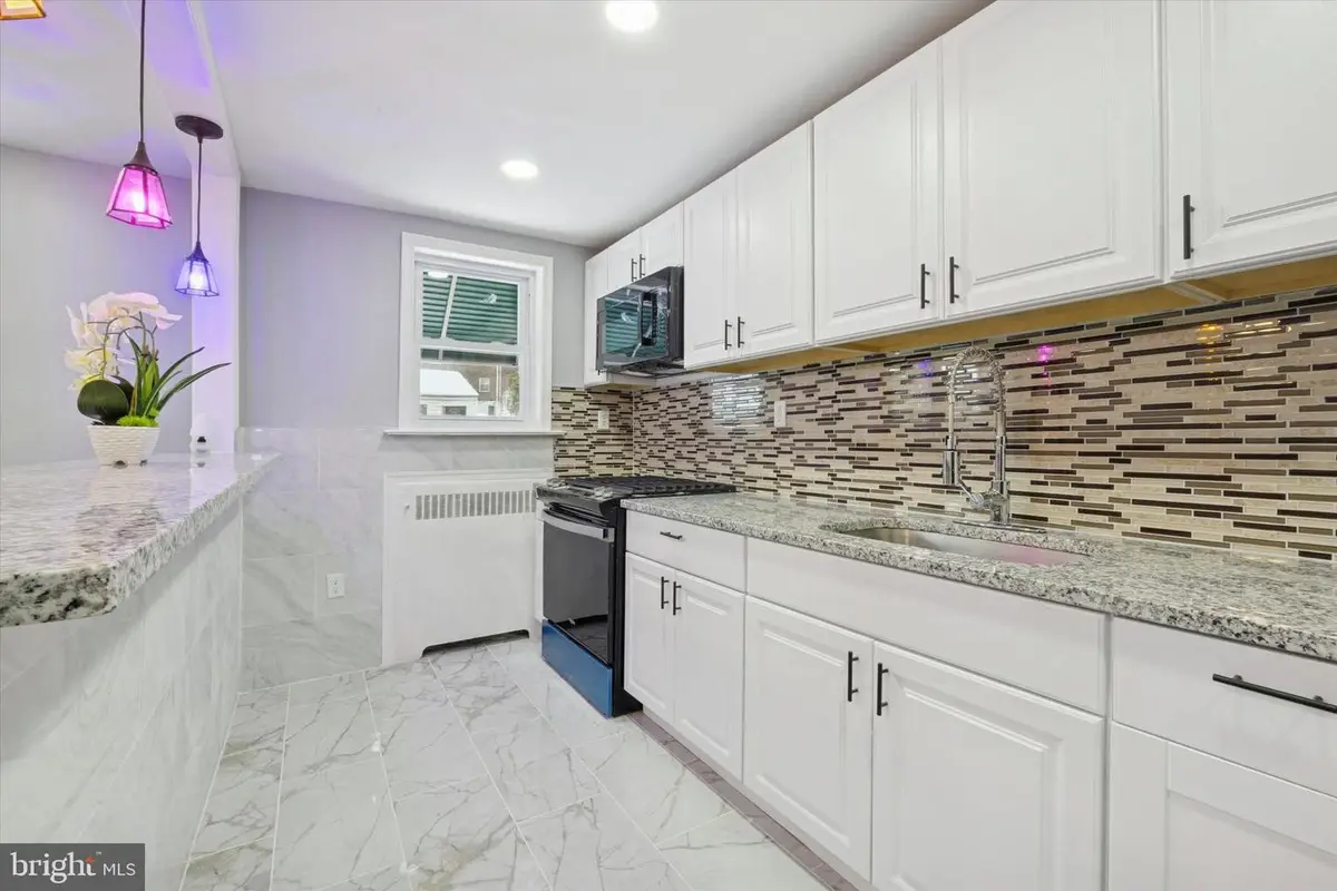 550 Wiltshire Rd, Upper Darby, PA 19082 - #1