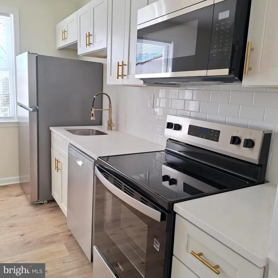 403 Trenton Ct, Wallingford, PA 19086 - #2