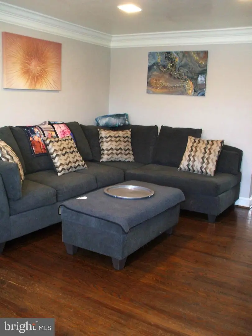 325 Westpark Ln, Clifton Heights, PA 19018 - #3