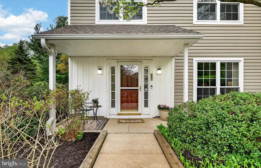 297 Stanton Ct, Glen Mills, PA 19342 - #2