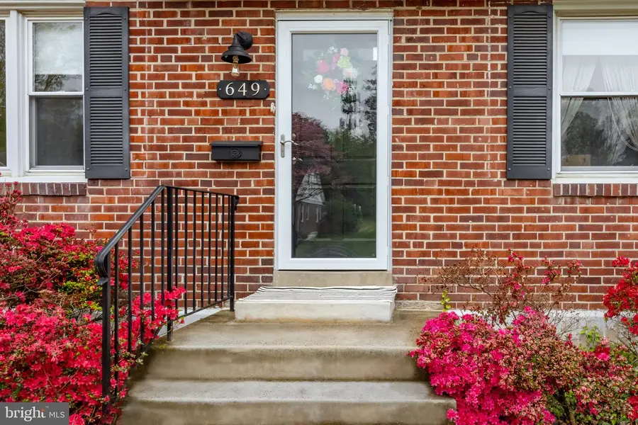 649 Washington Ave, Havertown, PA 19083 - #3