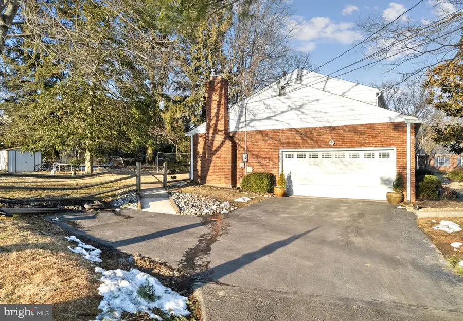 306 S Providence Rd, Wallingford, PA 19086 - #2