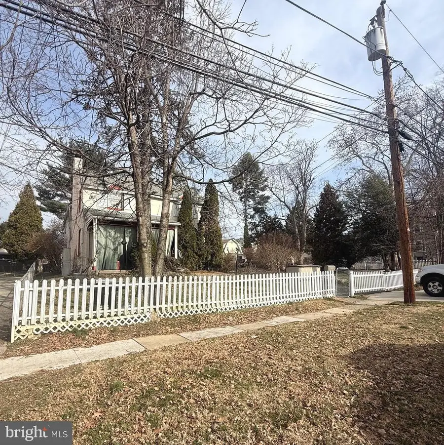 306 S Carol Blvd, Upper Darby, PA 19082 - #3