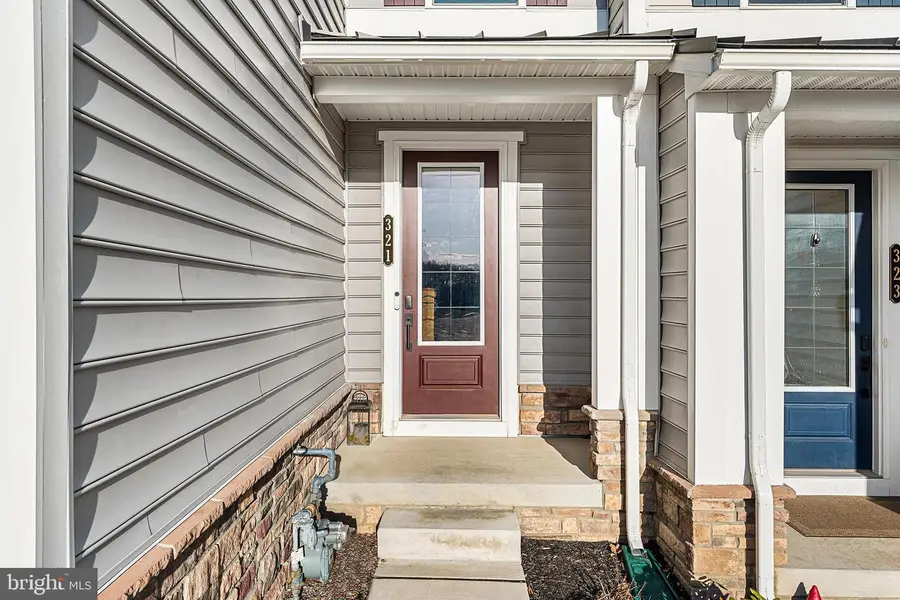 321 Ponds Edge Dr, Media, PA 19063 - #2