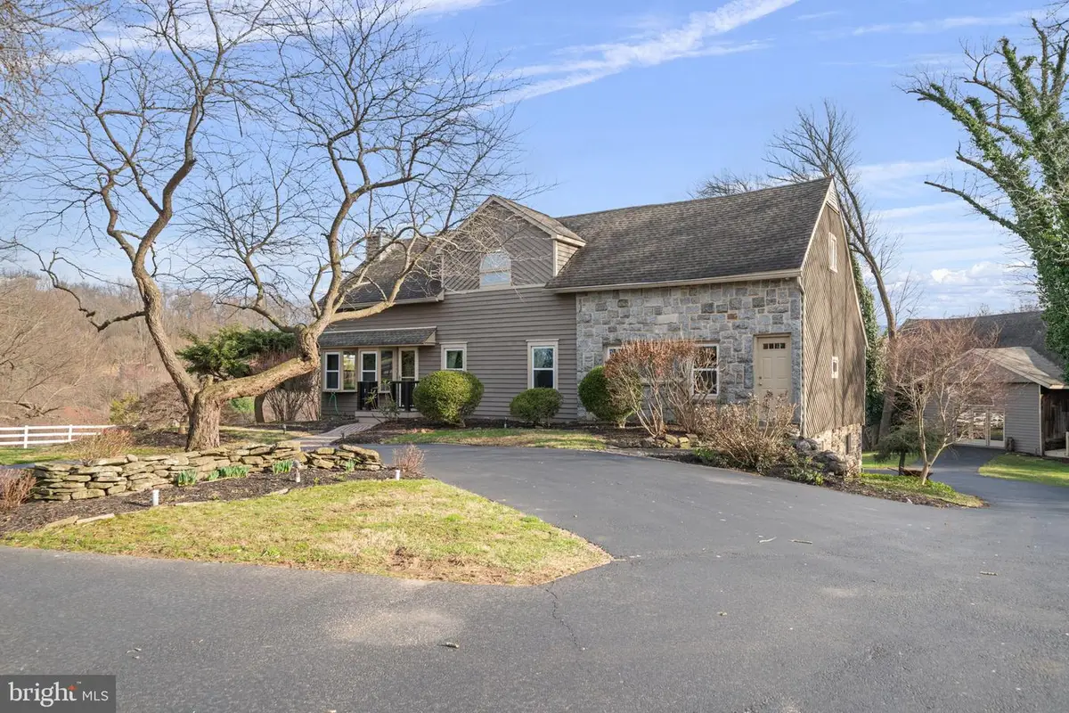 19 Memel Dr, Thornton, PA 19373 - #1