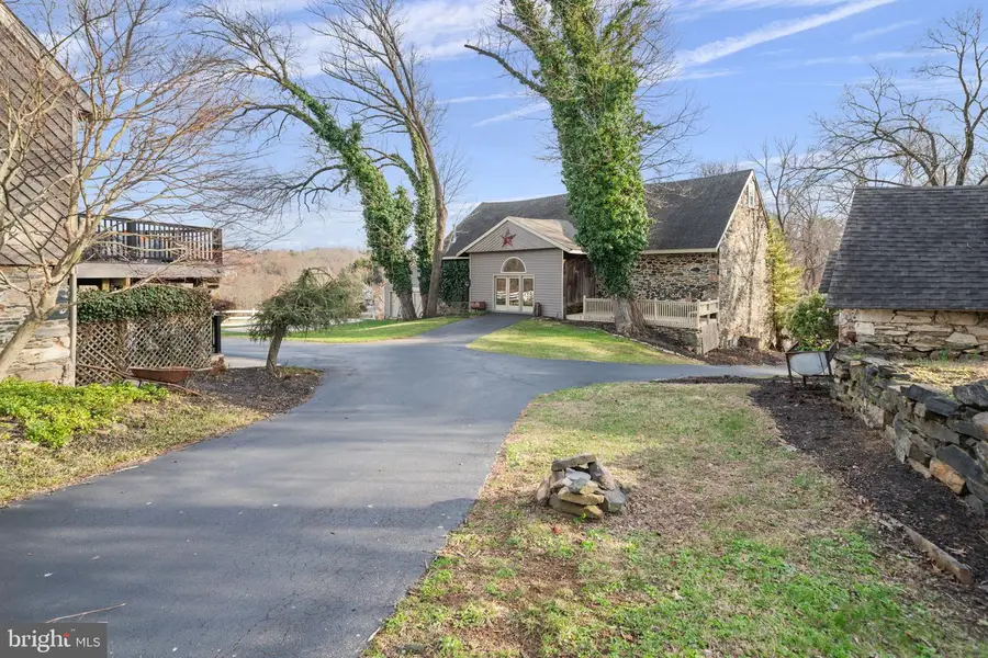 19 Memel Dr, Thornton, PA 19373 - #3