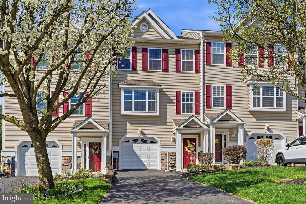 39 Hoag Ln, Aston, PA 19014 - #1
