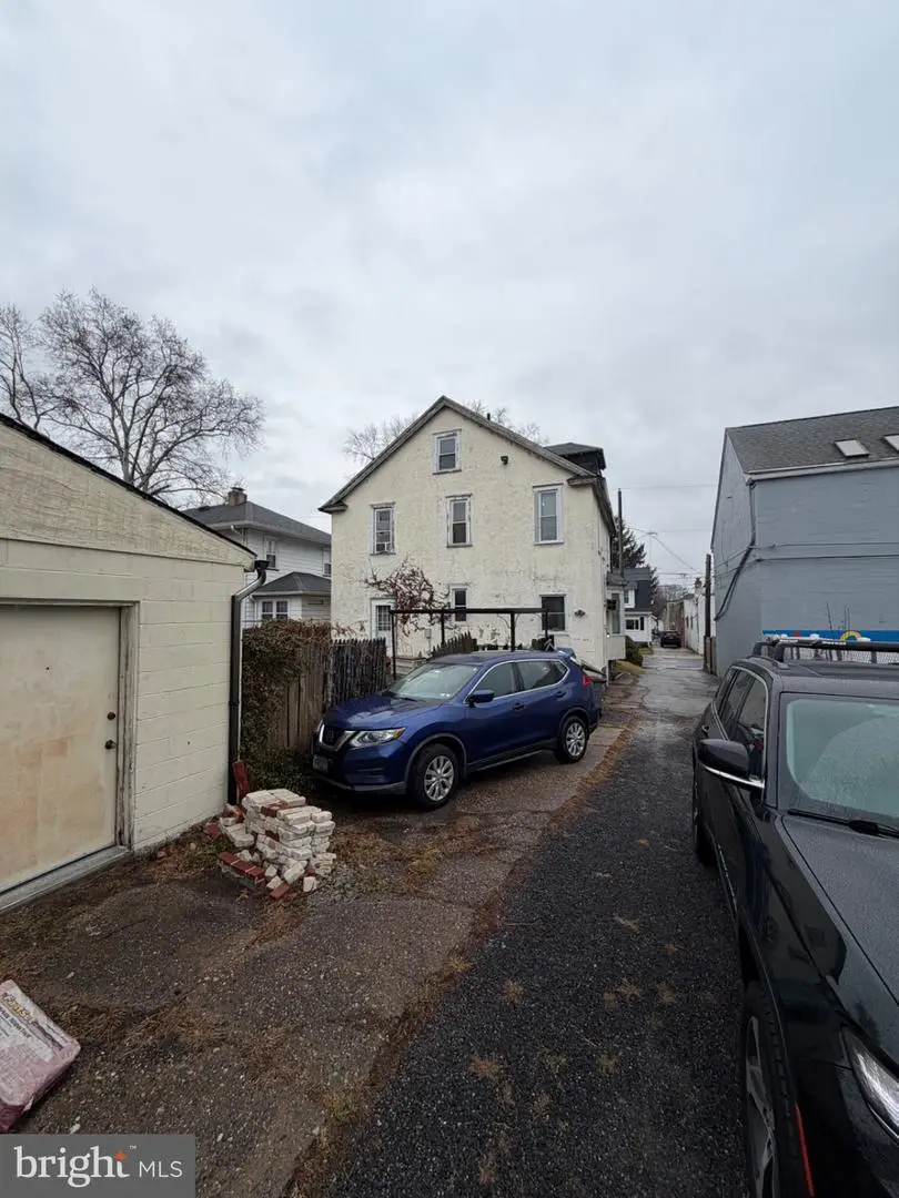 6 N Brighton Ave, Upper Darby, PA 19082 - #2