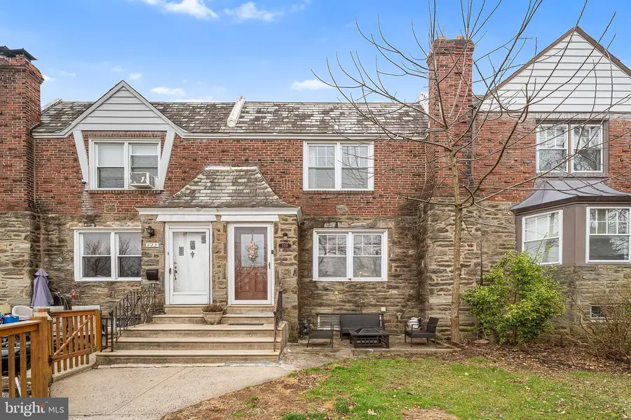 223 Saint Laurence Rd, Upper Darby, PA 19082 - #3