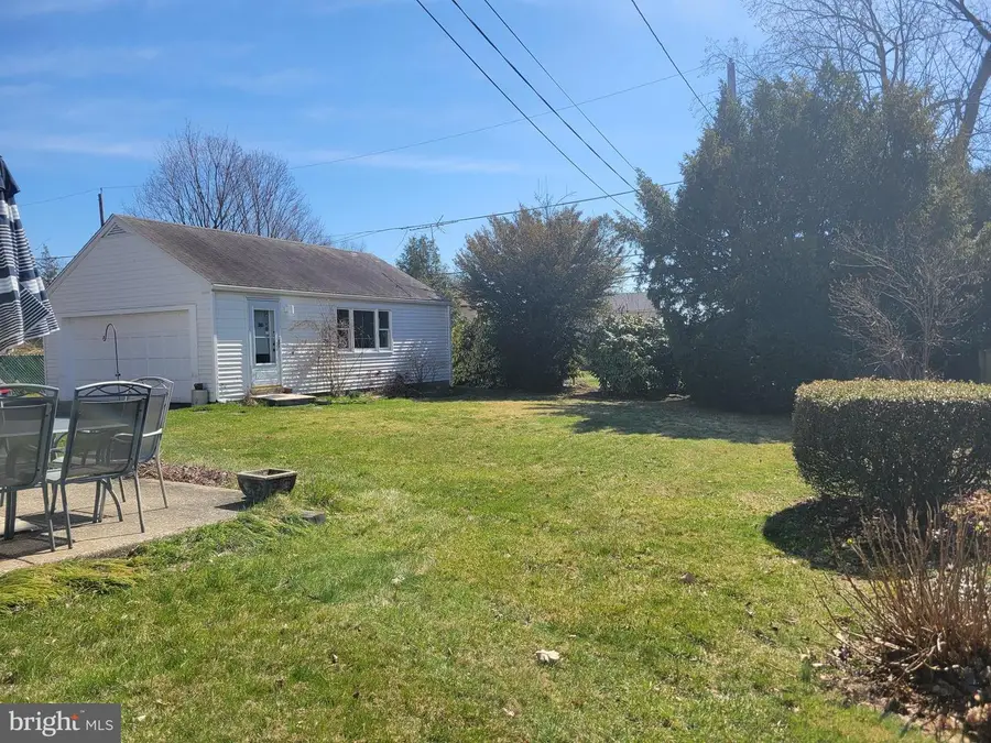11 Tenby Rd, Havertown, PA 19083 - #2