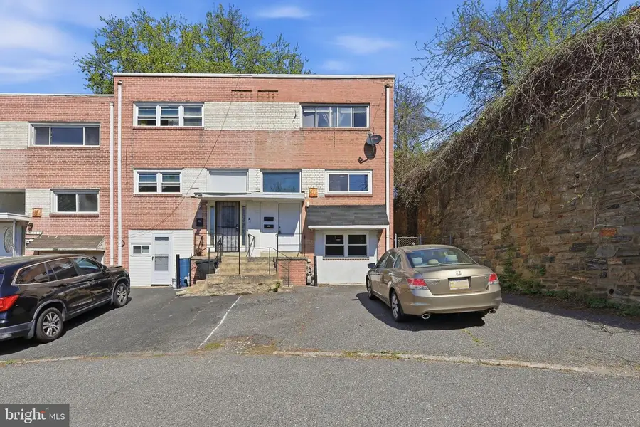 2110 Delmar Dr, Folcroft, PA 19032 - #2