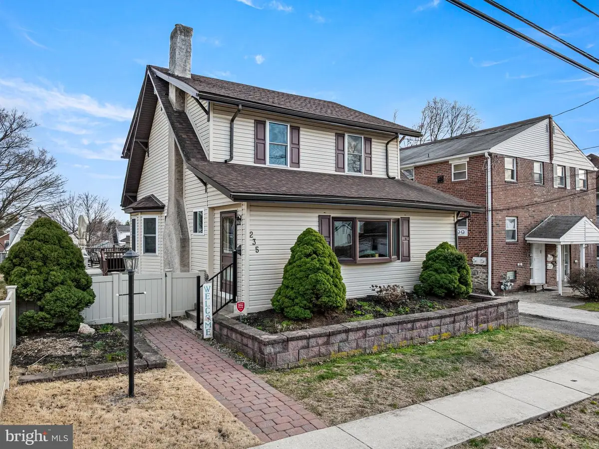 235 Ardmore Ave, Upper Darby, PA 19082 - #1