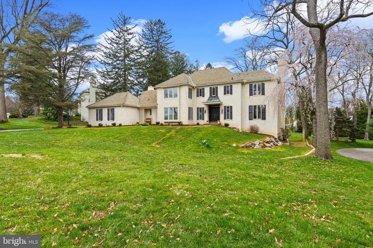 217 Ravenscliff Rd, Wayne, PA 19087 - #1