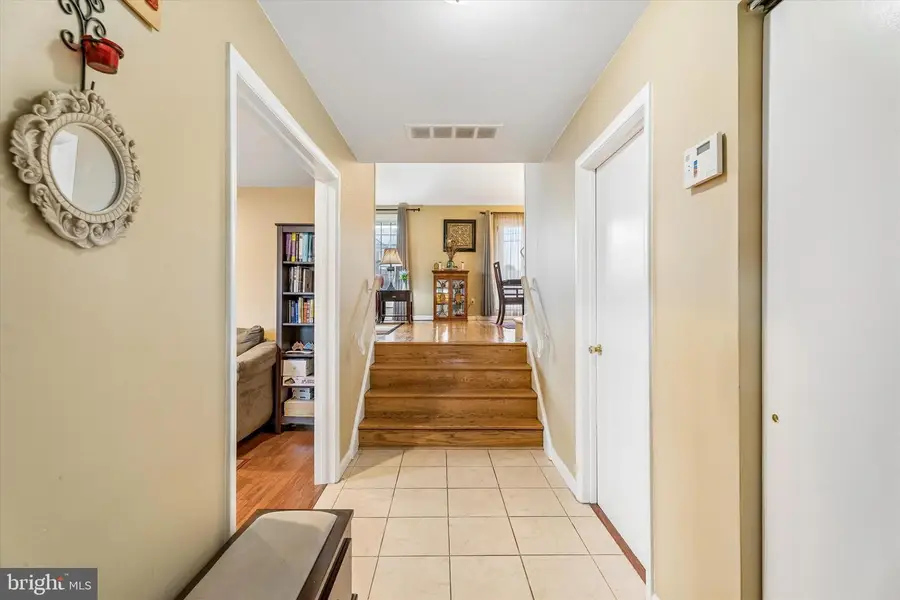 1424 Brierwood Rd, Havertown, PA 19083 - #2