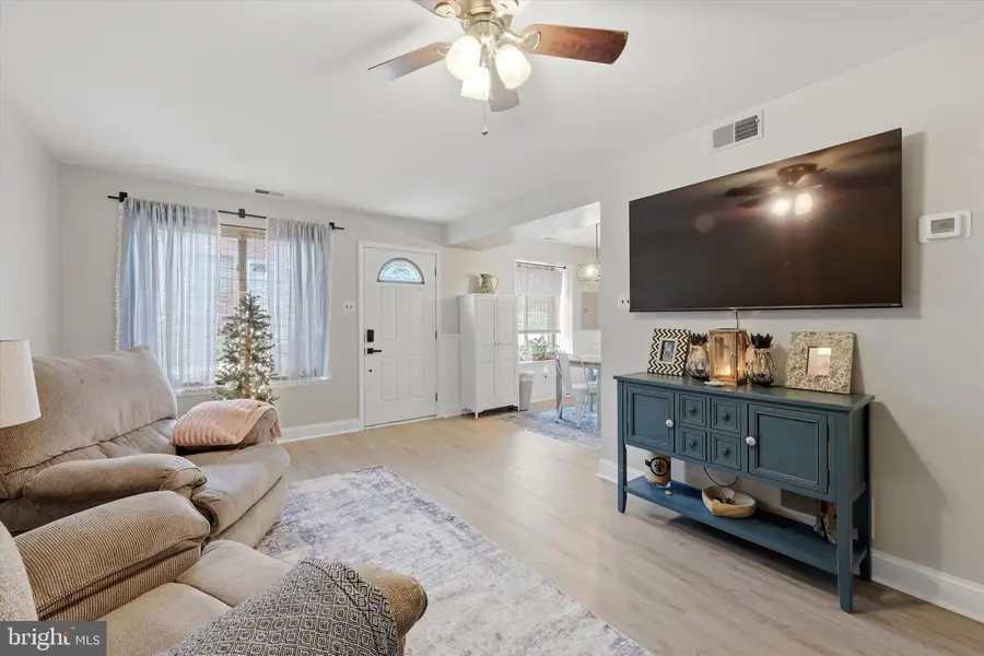 5200 Hilltop Dr #f2, Brookhaven, PA 19015 - #3