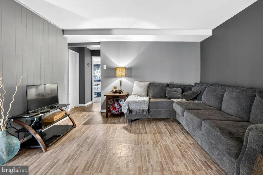 100 E Glenolden Ave #o-1, Glenolden, PA 19036 - #3