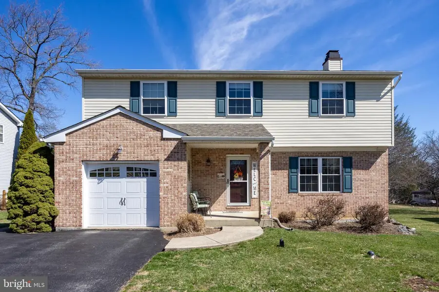 4008 Washington Dr, Upper Chichester, PA 19061 - #2