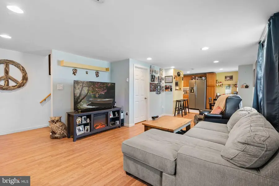 735 Westwood Ln, Aldan, PA 19018 - #3