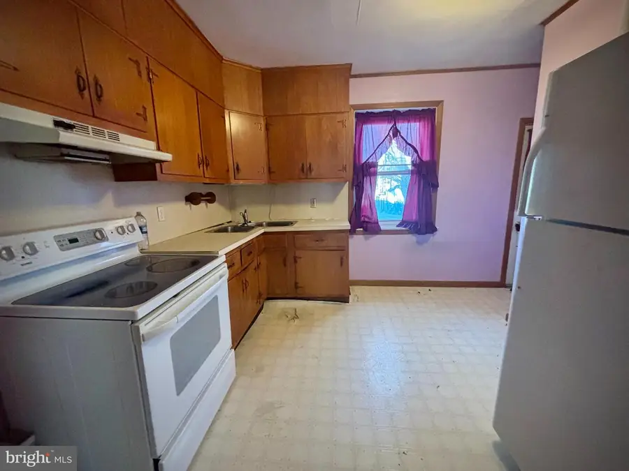 955 Ashland Ave, Crum Lynne, PA 19022 - #3