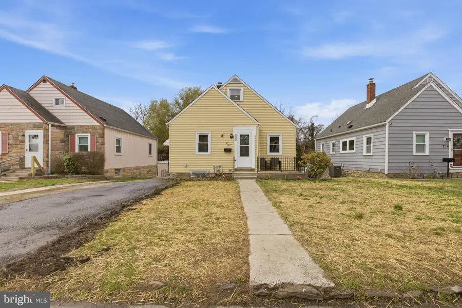 212 Mackenzie Ave, Prospect Park, PA 19076 - #2