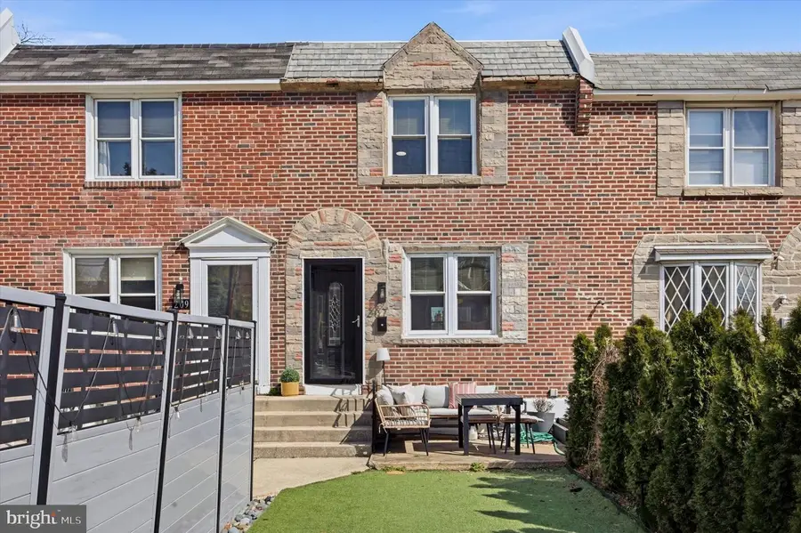 207 N Bishop Ave, Clifton Heights, PA 19018 - #2