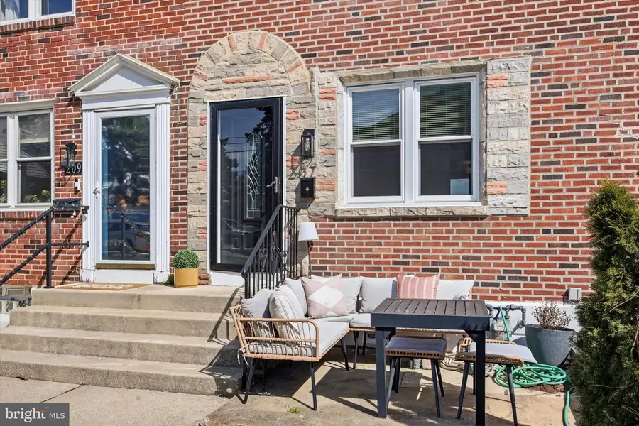 207 N Bishop Ave, Clifton Heights, PA 19018 - #3