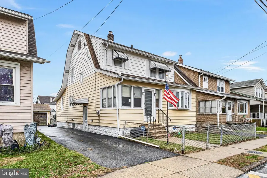 129 W Laughead Ave, Marcus Hook, PA 19061 - #2
