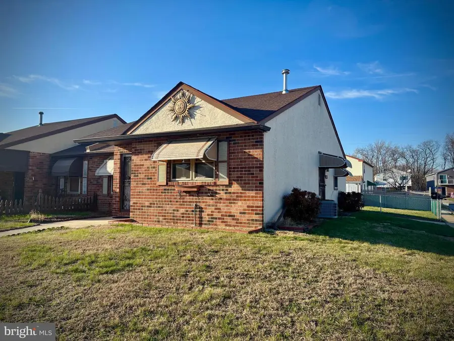 401 Marsden Ave, Essington, PA 19029 - #2