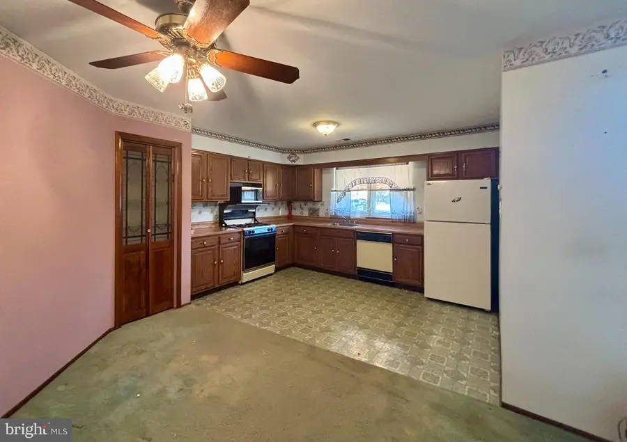 401 Marsden Ave, Essington, PA 19029 - #3