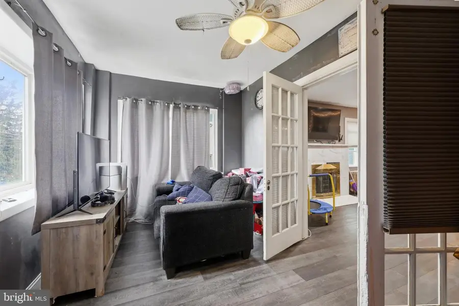 3841 Marshall Rd, Drexel Hill, PA 19026 - #2