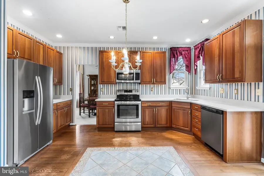 203 N Silver Fox Dr, Glen Mills, PA 19342 - #2