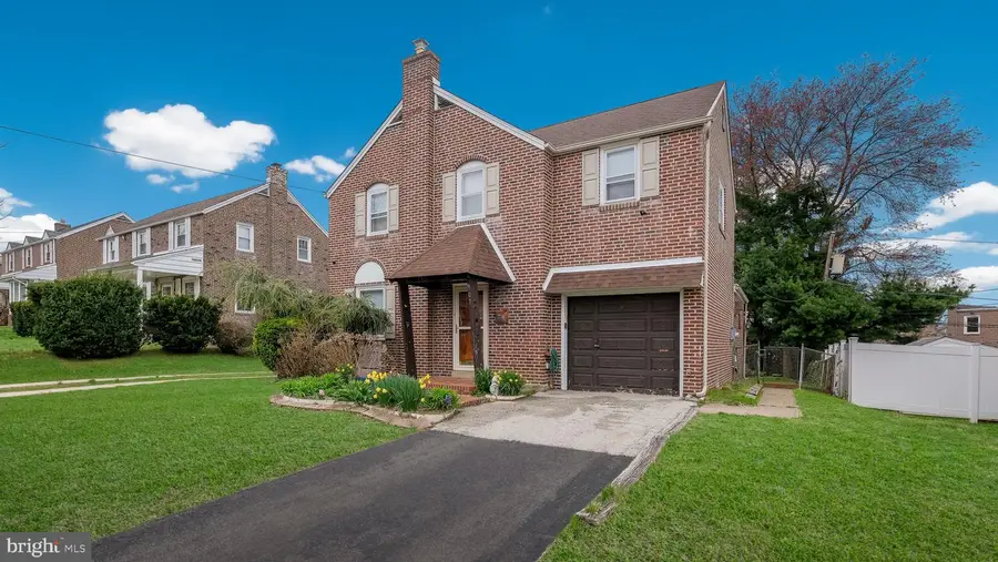 907 Kenwood Rd, Drexel Hill, PA 19026 - #2