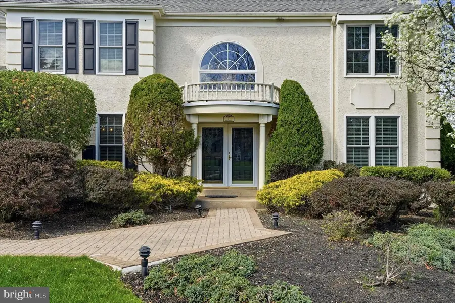 3 Honeysuckle Ln, Broomall, PA 19008 - #3