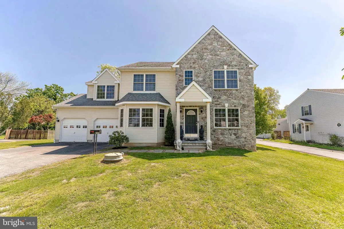 209 W Forestview Ave, Brookhaven, PA 19015 - #1