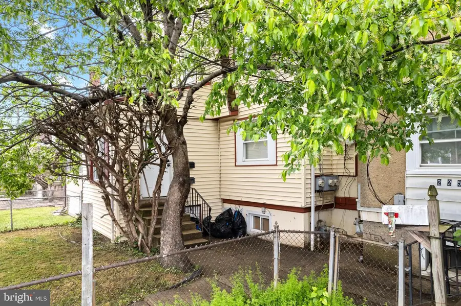 223 Long Ln, Upper Darby, PA 19082 - #3