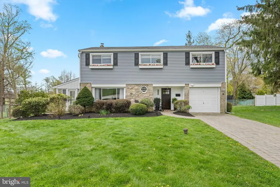 221 Hemlock Ln, Springfield, PA 19064 - #2