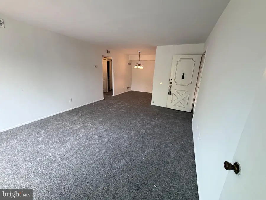 5200 B22 Hilltop Dr, Brookhaven, PA 19015 - #3