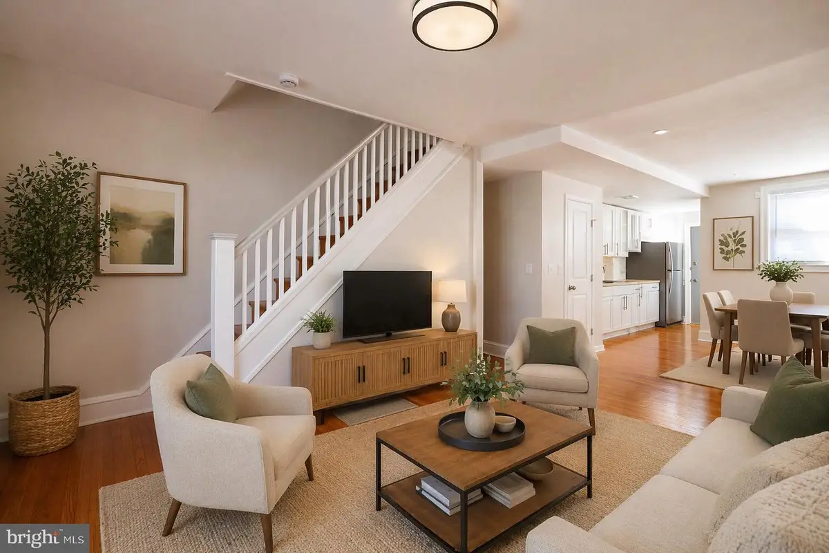 562 Millbank Rd, Upper Darby, PA 19082 - #1