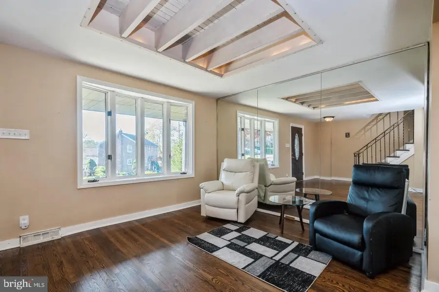 289 Friendship Rd, Drexel Hill, PA 19026 - #3