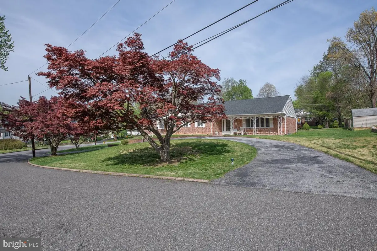 1000 Beech Rd, Wallingford, PA 19086 - #1