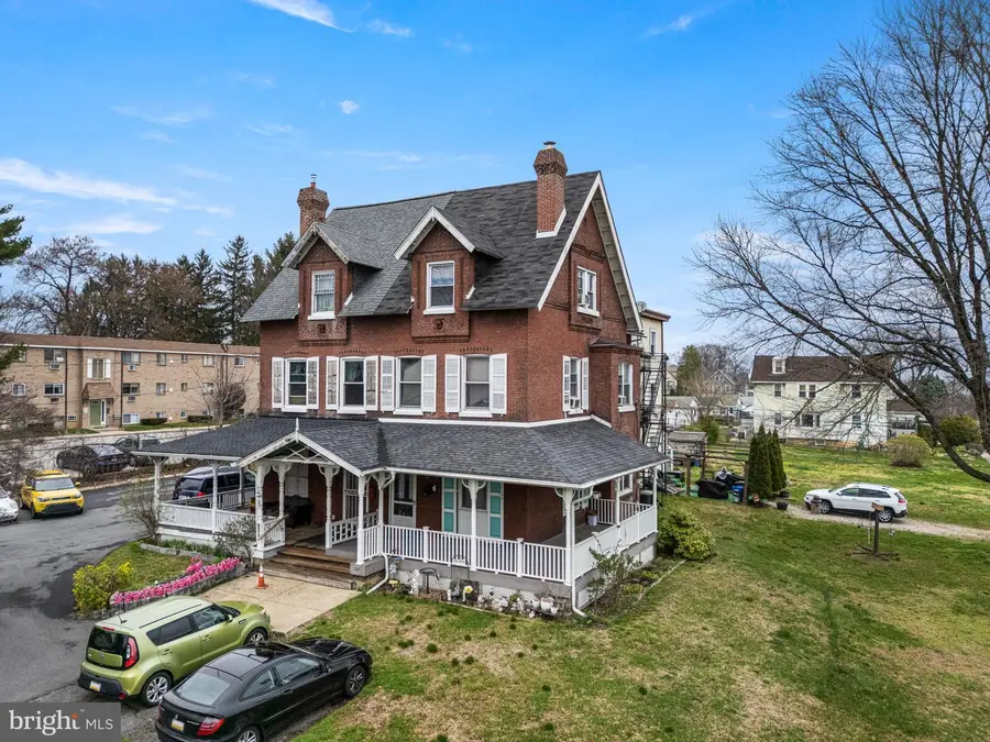 231 S Oak Ave, Clifton Heights, PA 19018 - #2