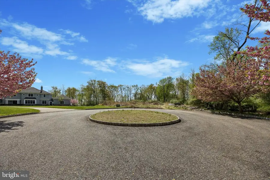 3882 Gradyville Rd, Newtown Square, PA 19073 - #3