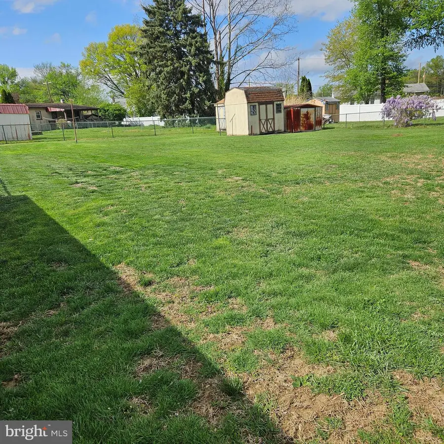 416 Dutton St, Upper Chichester, PA 19014 - #2