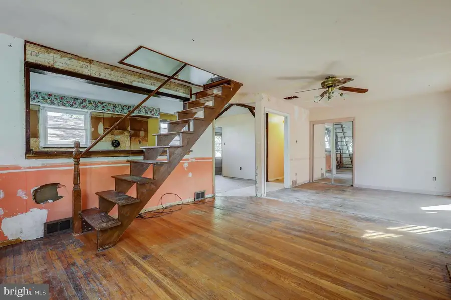 105 Garfield Ave, Norwood, PA 19074 - #2