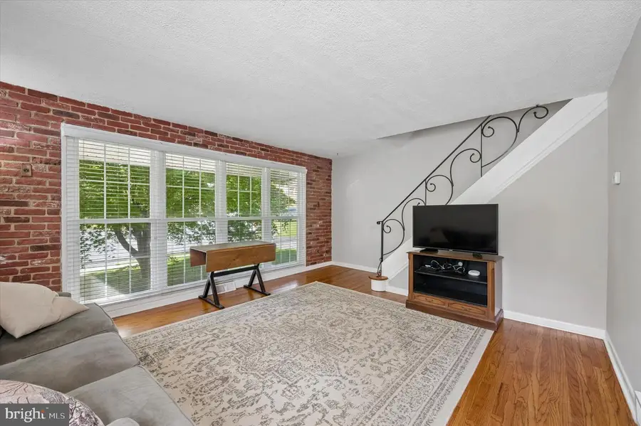 704 Swarthmorewood Ln, Swarthmore, PA 19081 - #2