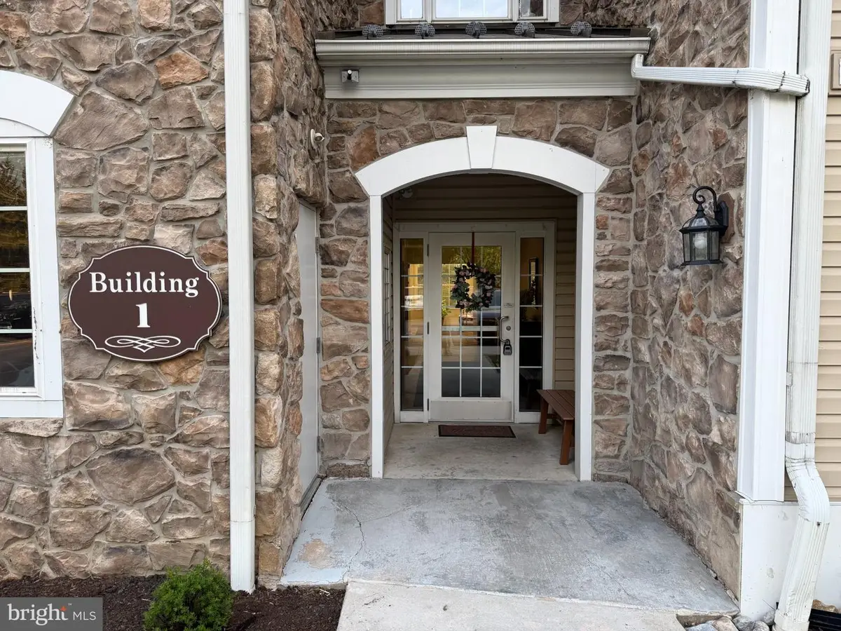 121 E Creekside Dr #121, Brookhaven, PA 19015 - #1